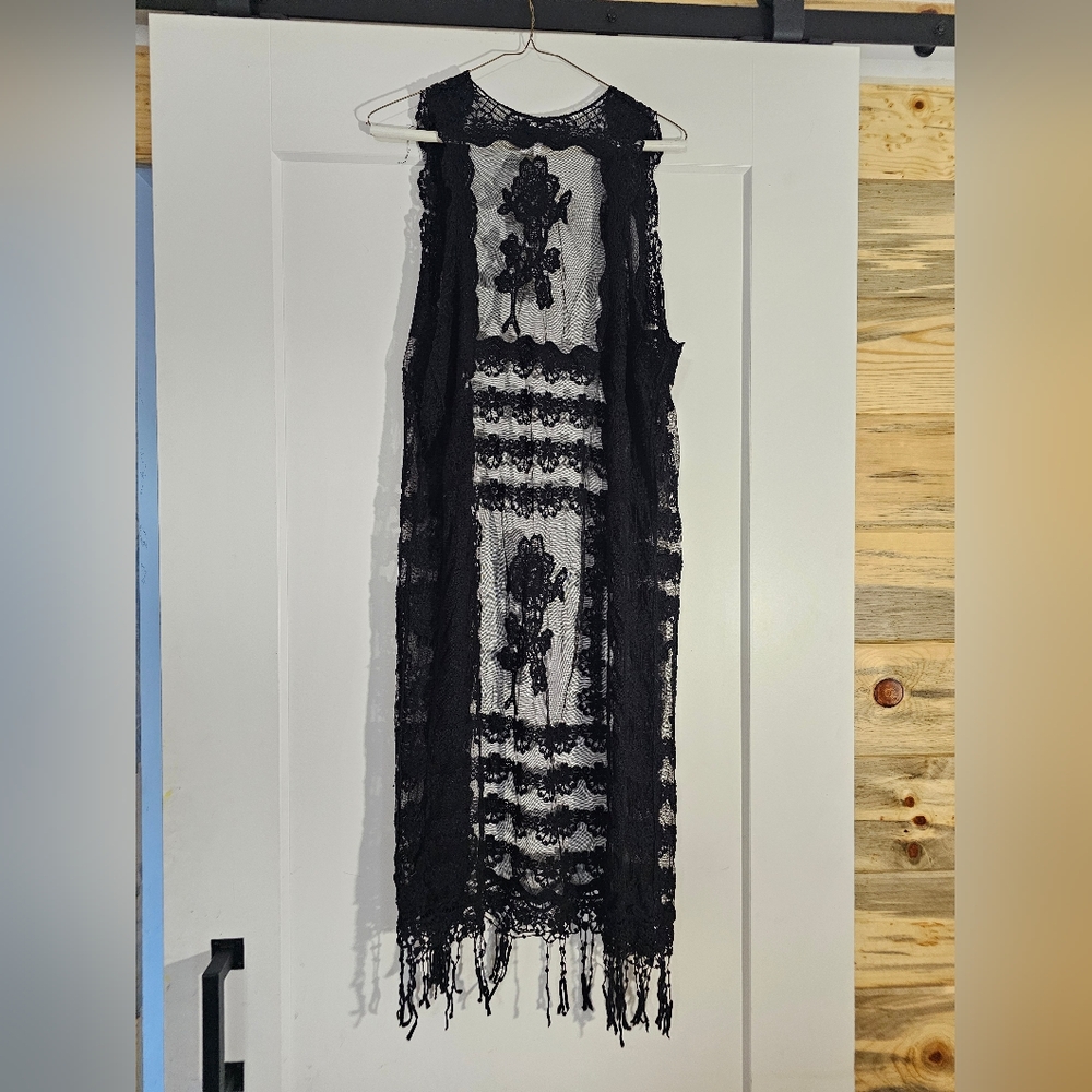 Gorgeous Panhandle Sleeveless Black Lace Rose Duster Kimono Cover with Fringe - Picture 4 of 7
